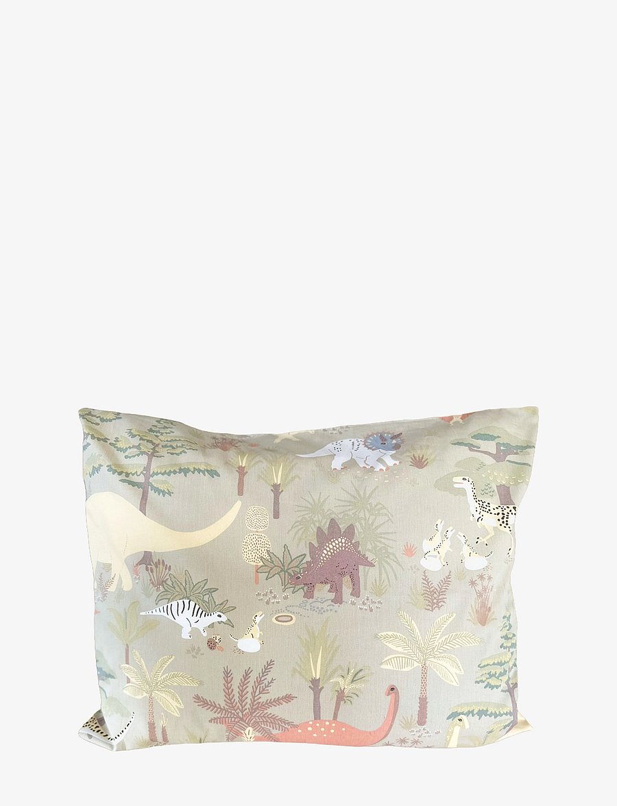 Majvillan - Dinosaur Vibes green pillow case 50x60 cm - padjapüürid - green - 1