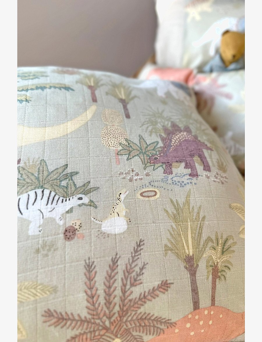 Majvillan - Dinosaur Vibes green muslin blanket 130x180 cm - plaids en mousseline - green - 3