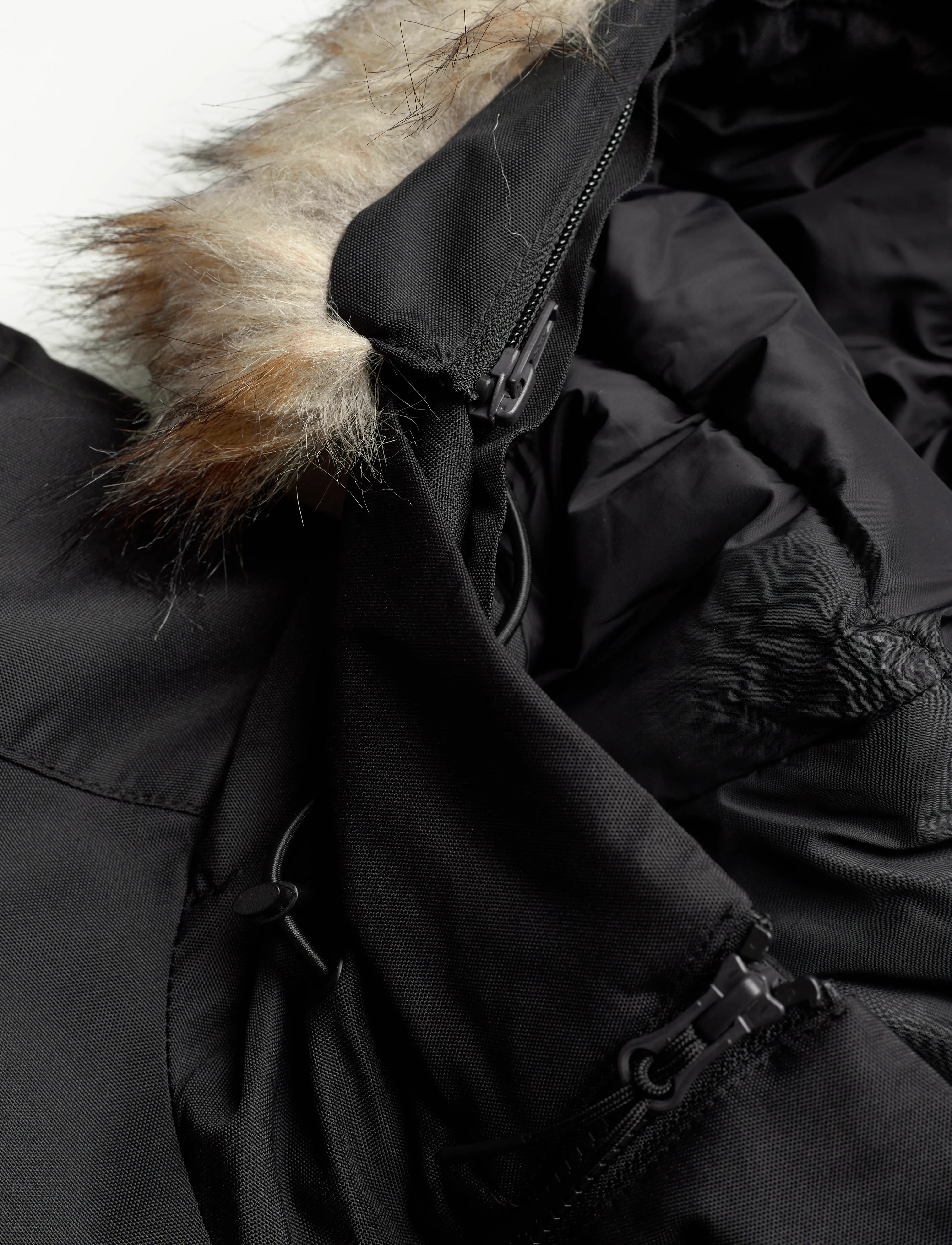 Makia - Helsinki Parka - talvejoped - black - 2