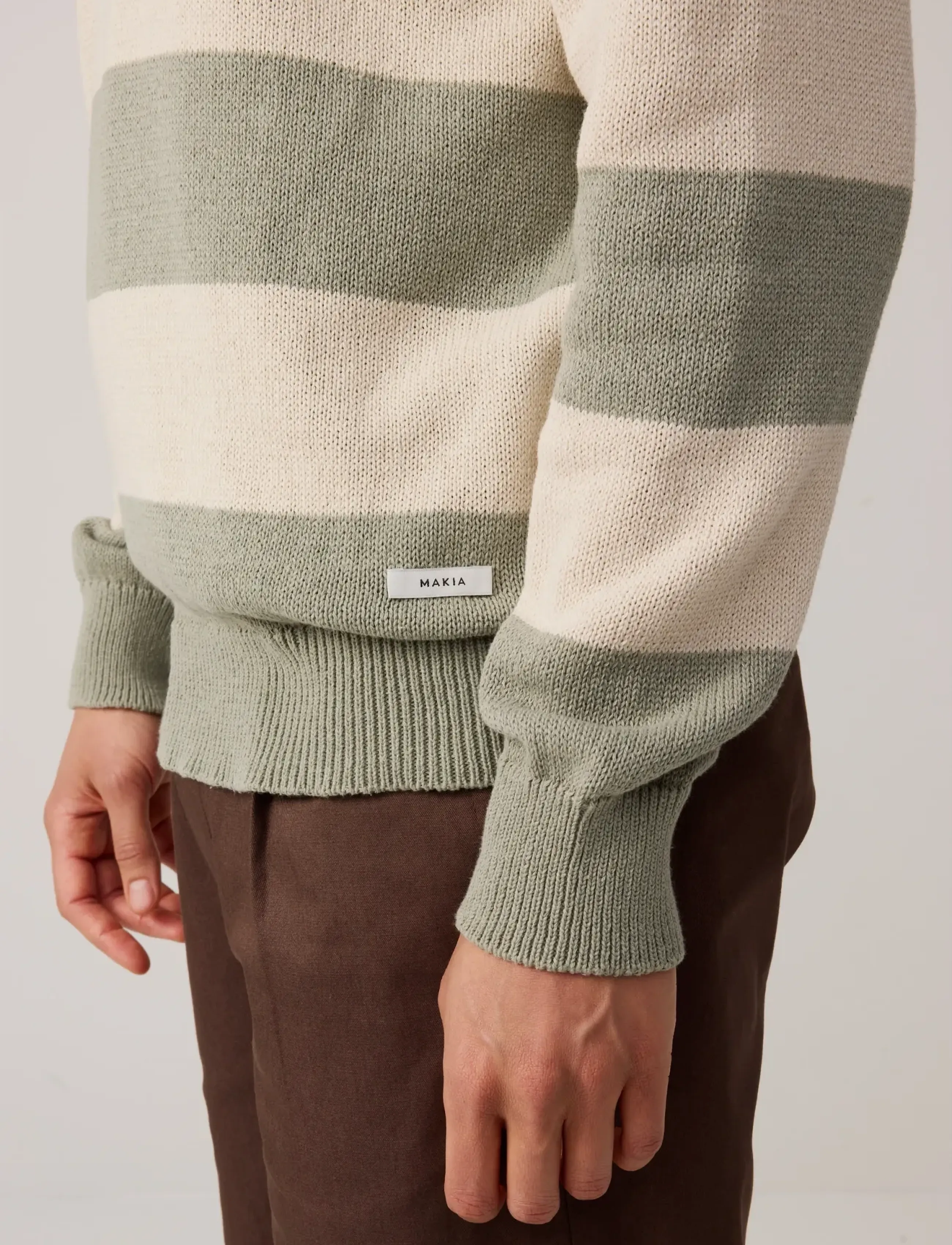 Makia - Orson Knit - rund hals - green - off white - 5