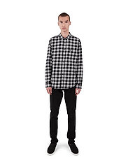 Makia - Camino Shirt - checkered shirts - black - 2