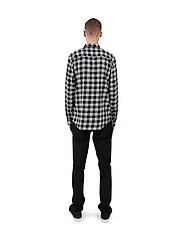 Makia - Camino Shirt - checkered shirts - black - 4