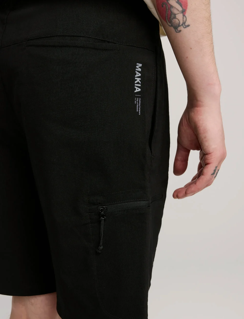 Makia - Kasper Shorts - casual shorts - black - 4