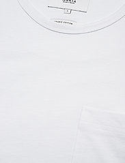 Makia - Dusk T-Shirt - laveste priser - white - 2