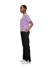 Makia - Verkstad T-Shirt - t-shirt & tops - purple-white - 4