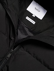 Makia - Lumi Parka - down- & padded jackets - black - 3
