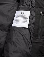 Makia - Lumi Parka - down- & padded jackets - black - 5