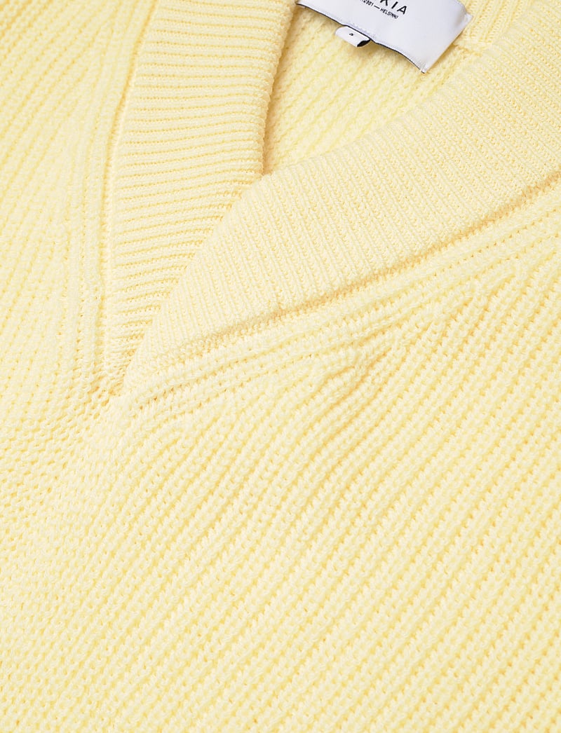 Makia - Esther Slipover - stickade västar - lemon - 2