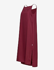 Makia - Tara Dress - festkläder till outletpriser - ruby - 3