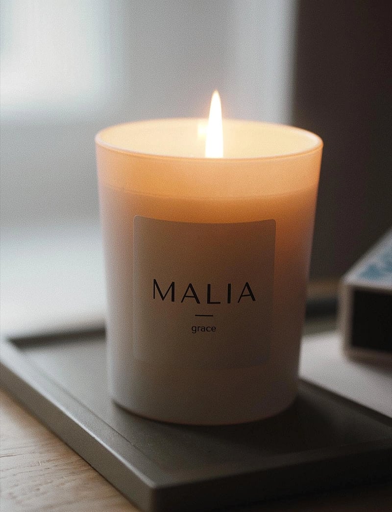 MALIA - Grace candle - yfir 7500 isk - white - 0