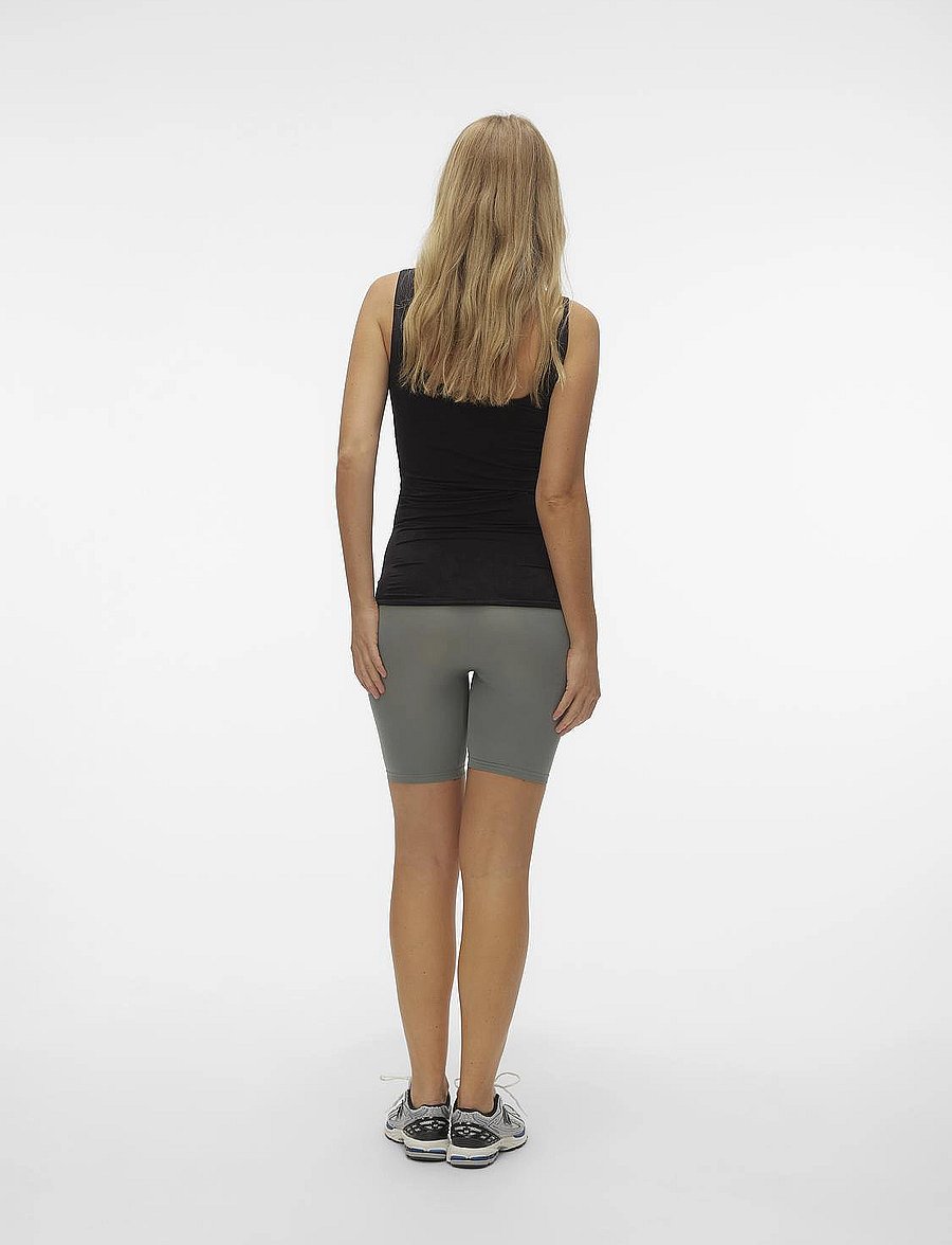 Mamalicious - MLTIA JEANNE SHORTS NOOS A. - 1/2 länge - laurel wreath - 4