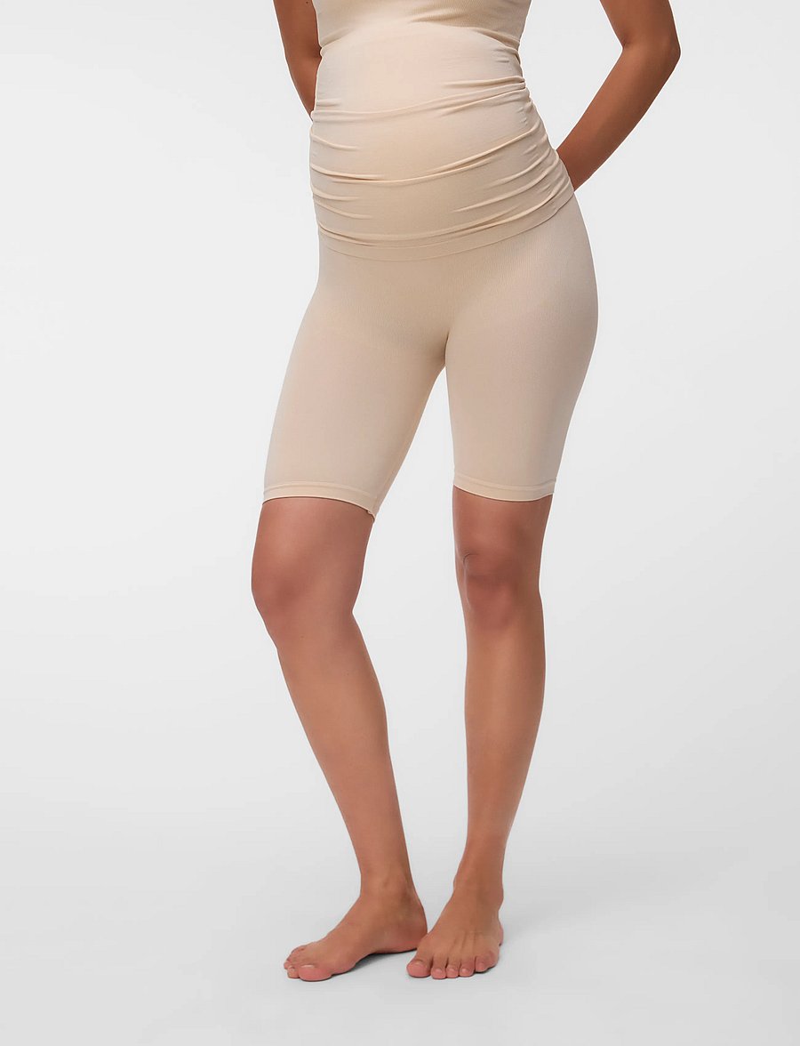 Mamalicious - MLTIA JEANNE SHORTS A. - 1/2 länge - mellow buff - 0