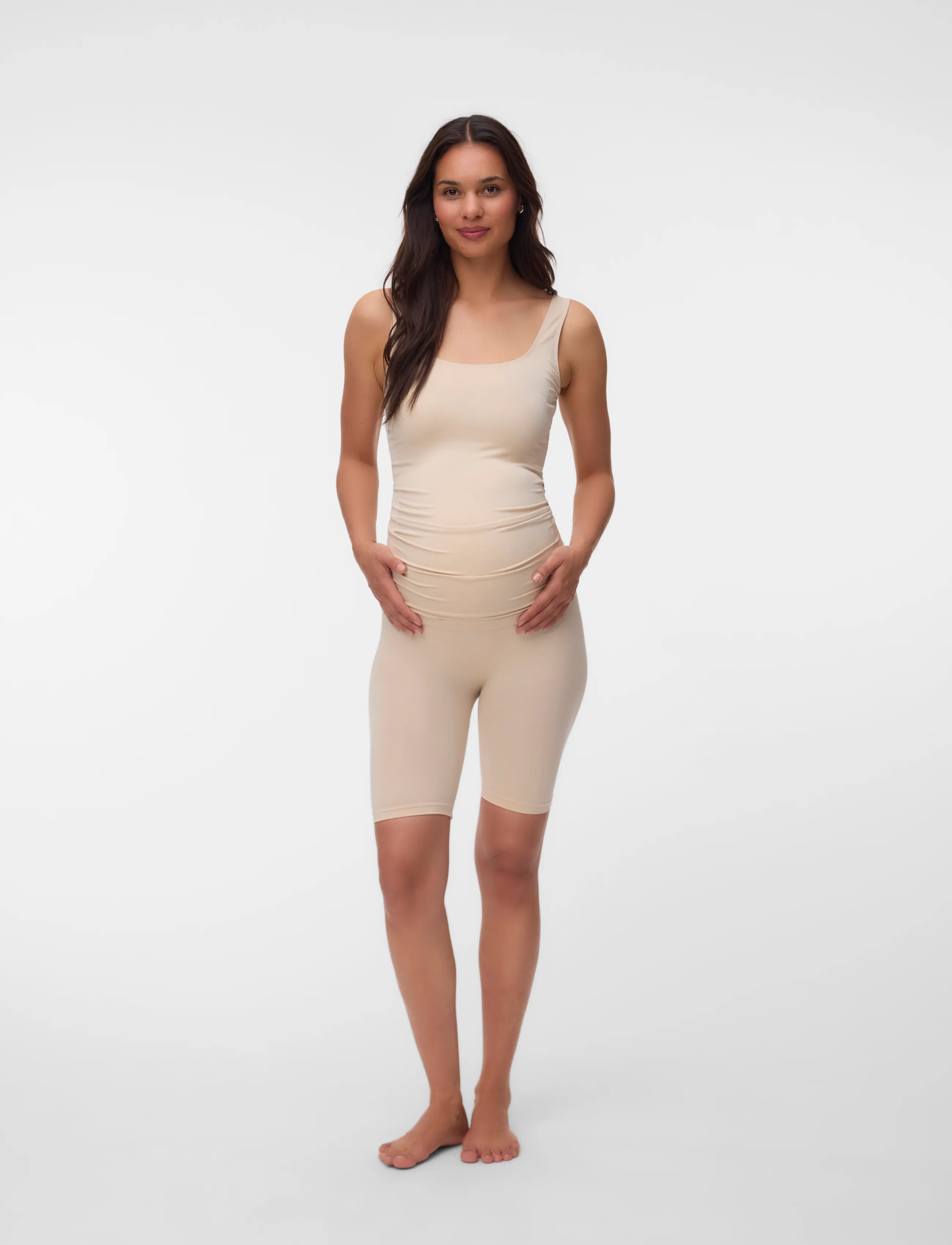 Mamalicious - MLTIA JEANNE SHORTS NOOS A. - 1/2 pikkus - mellow buff - 5