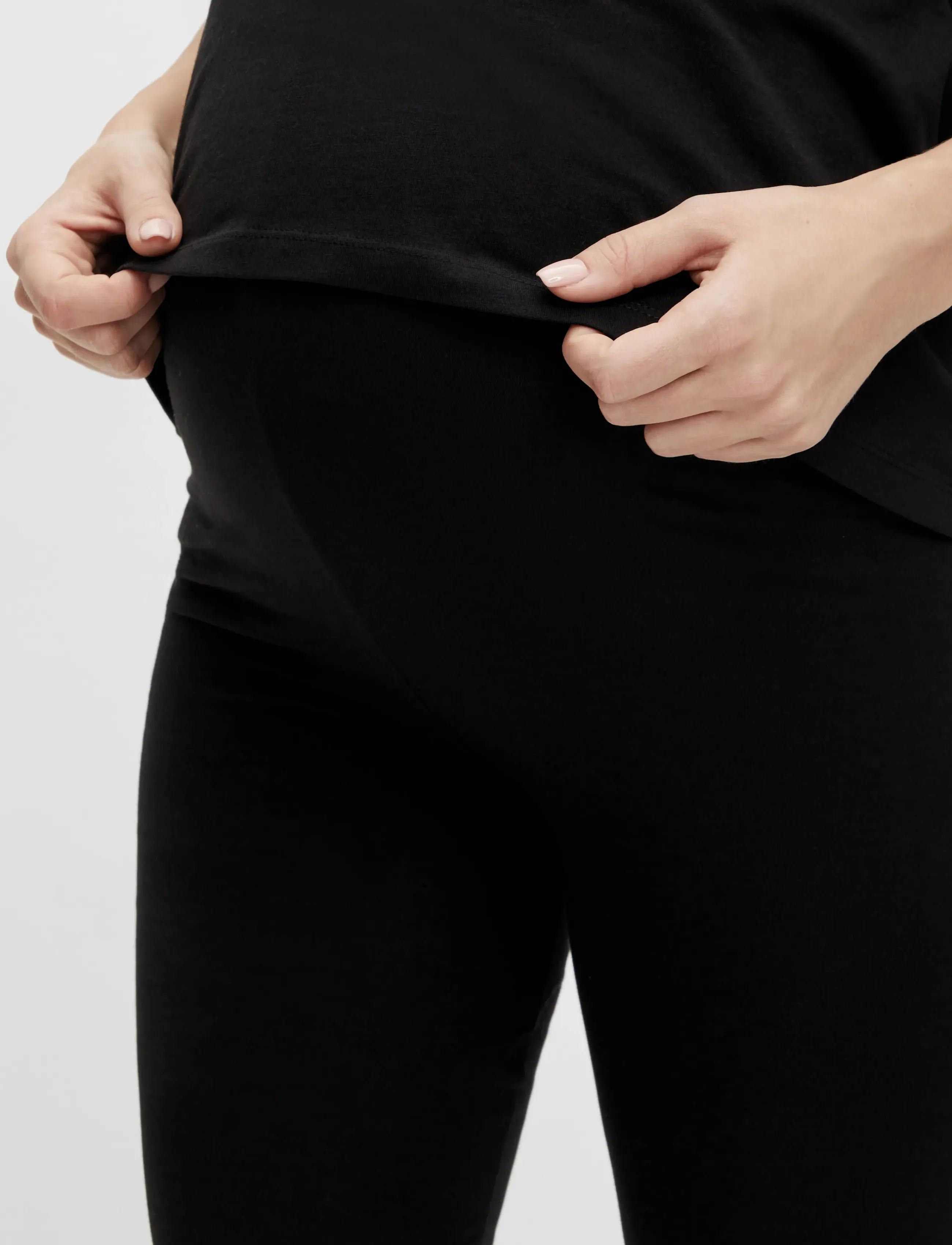 Mamalicious - MLSALLY SOLID T-SHIRT & SHORTS SET NOOS - die niedrigsten preise - black - 4
