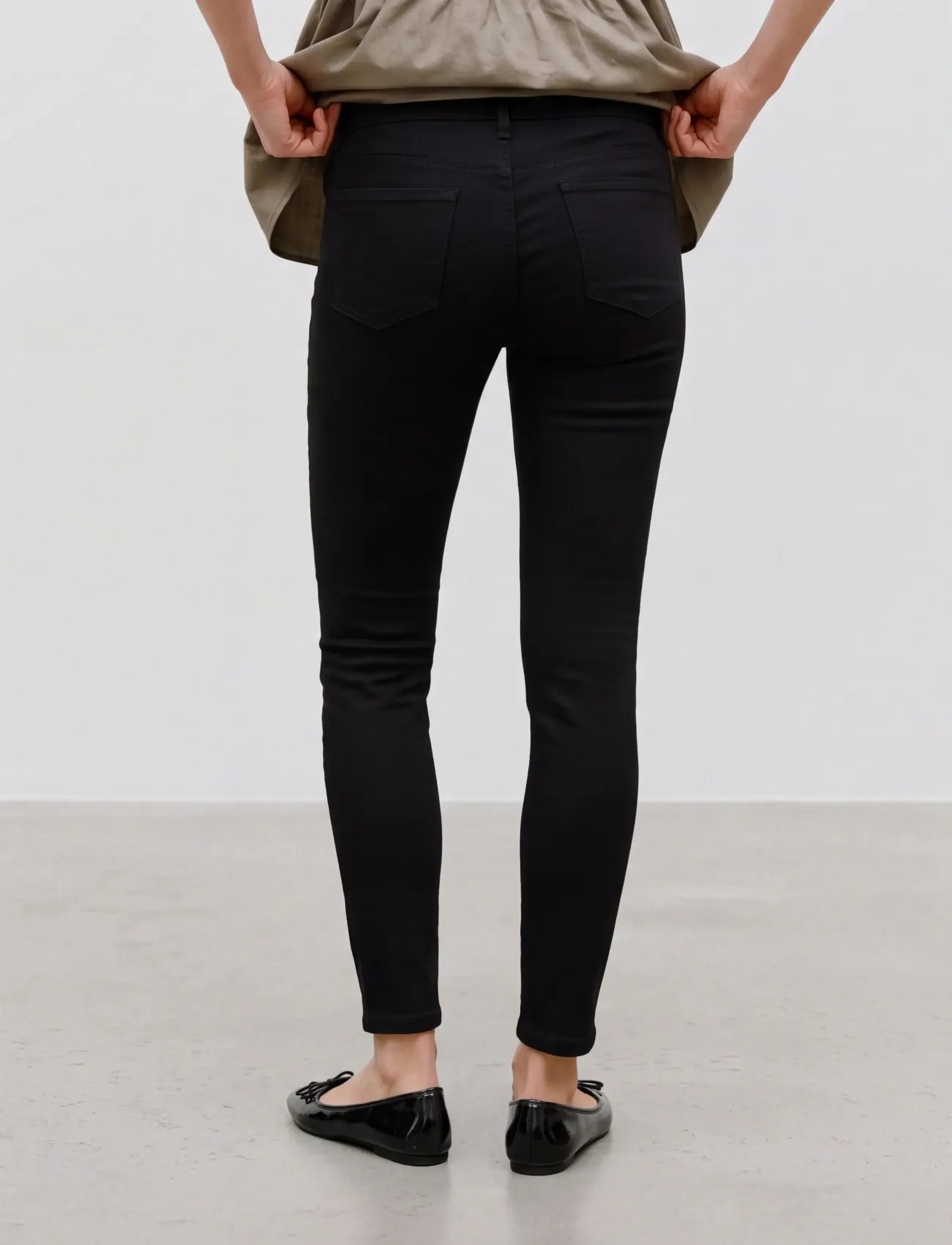 Mamalicious - MLLUCY BLACK SLIM 7/8 PANT A. NOOS - nederdelar - black denim - 4