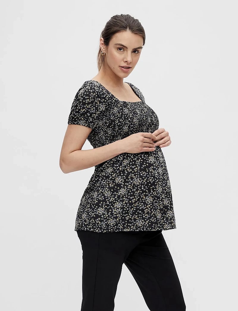 Mamalicious - MLDOTTI S/S JERSEY TOP A. - kurzämlige blusen - black - 0