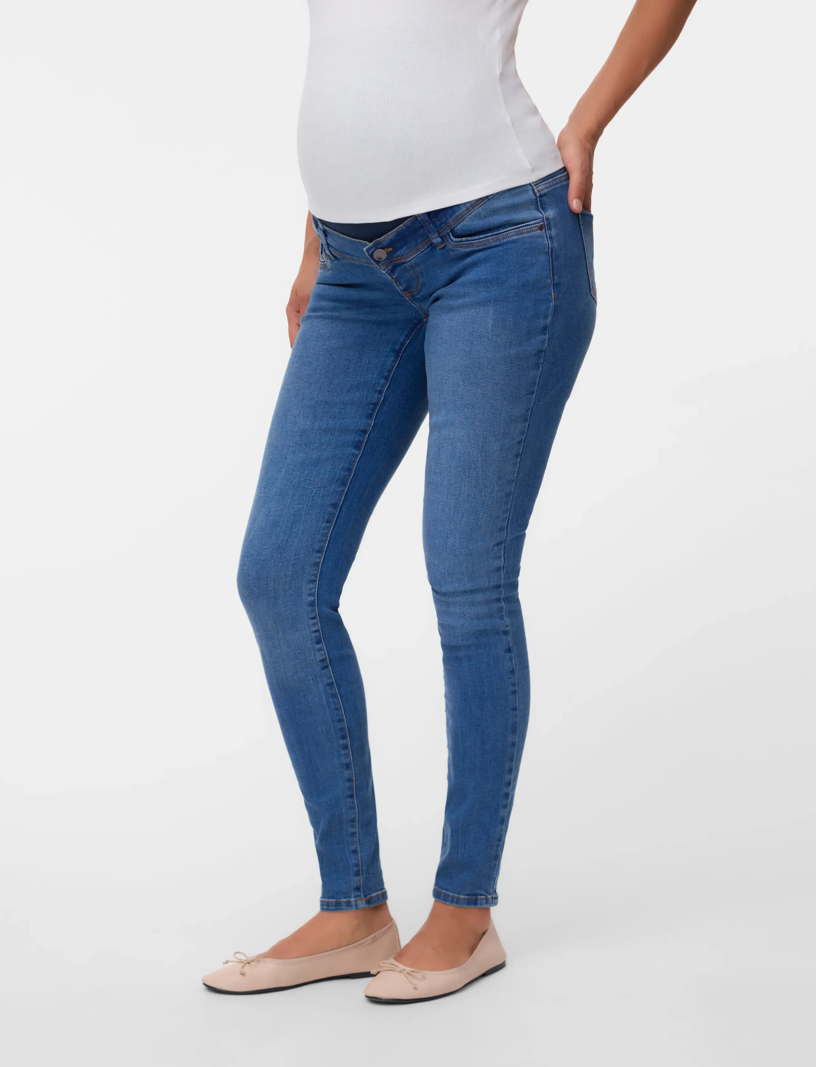 Mamalicious MLMILA SLIM MEDIUM BLUE JEANS A. NOOS - Slim jeans - MEDIUM BLUE DENIM / blue