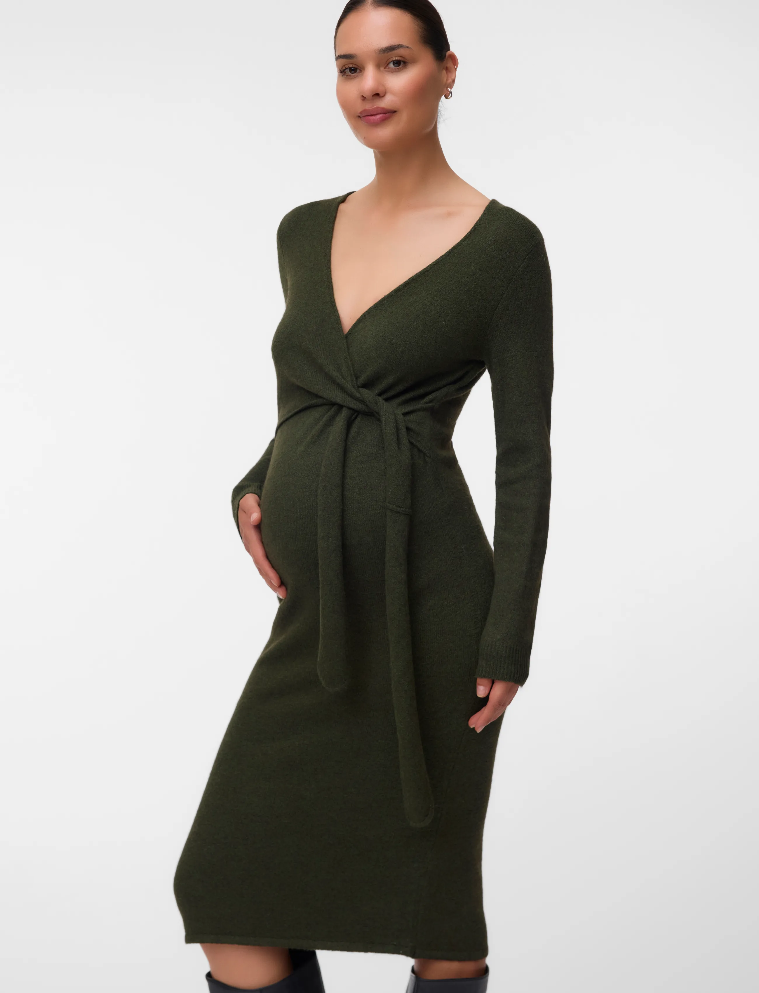 Mamalicious MLFIE TESS L/S KNIT MIDI DRESS 2F - Sukienki kopertowe - FOREST NIGHT / khaki/green
