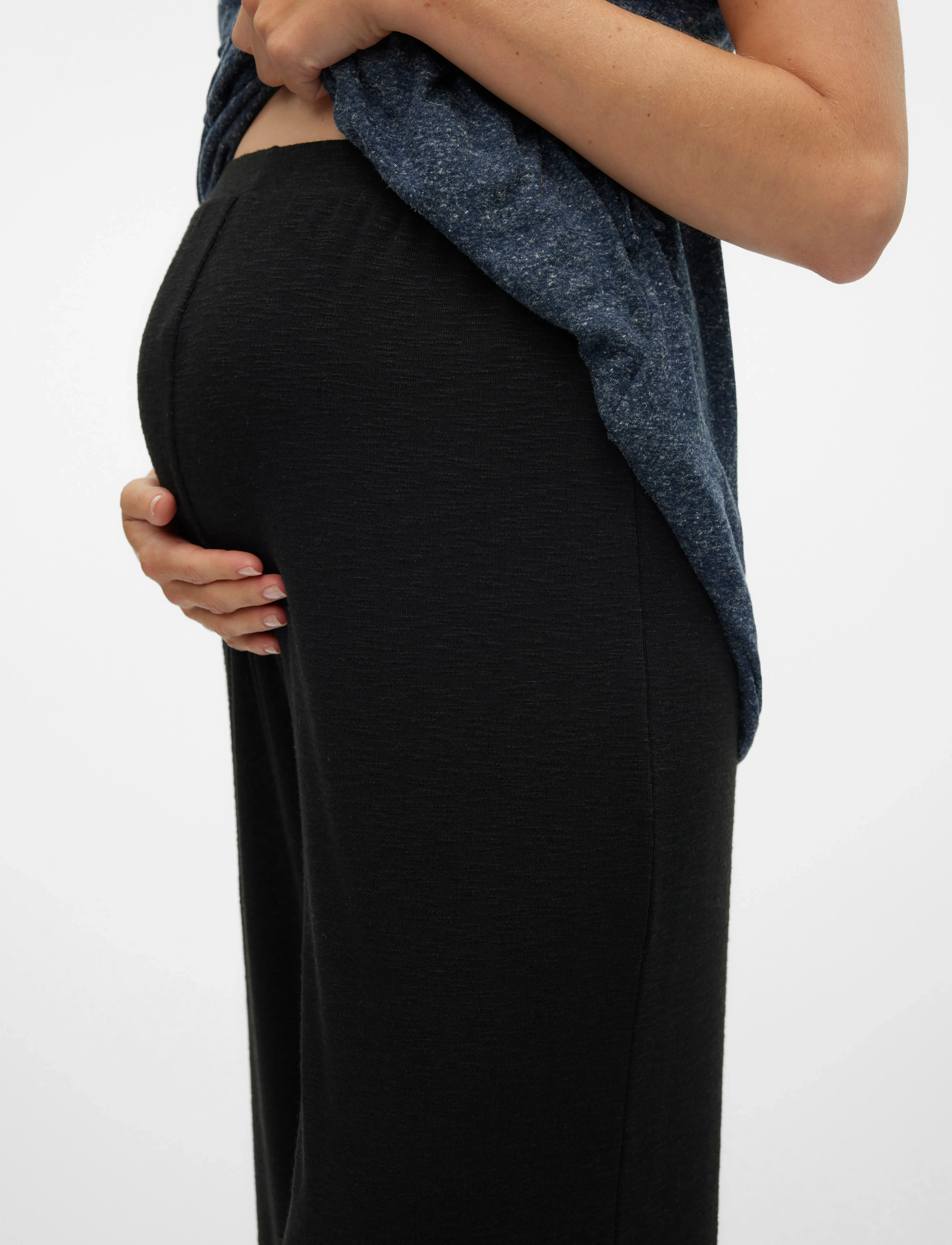 Mamalicious - MLFREDERIKKE WIDE SLIT JRS PANTS HW - black - 3