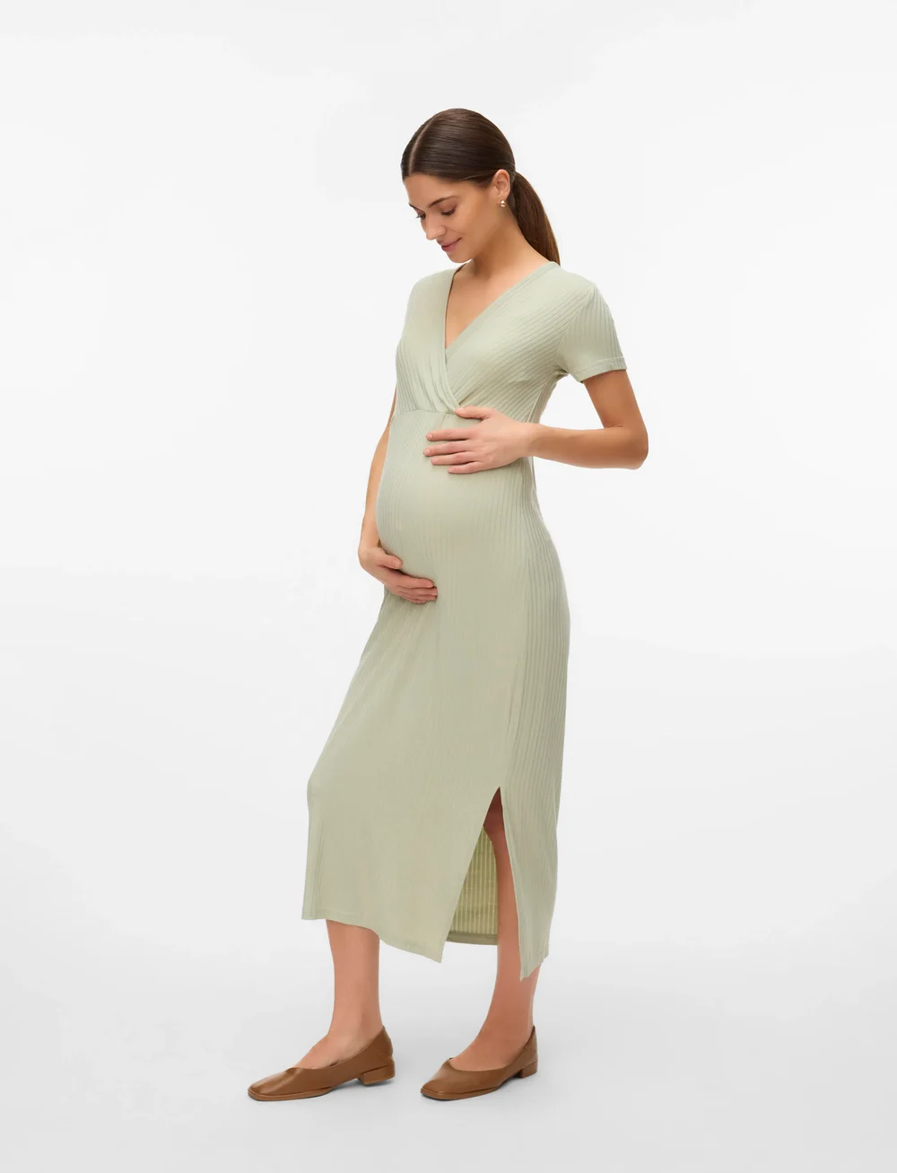 Mamalicious - MLTRINITY TESS SS JRS MIDI DRESS 2F NOOS - midikleider - desert sage - 0