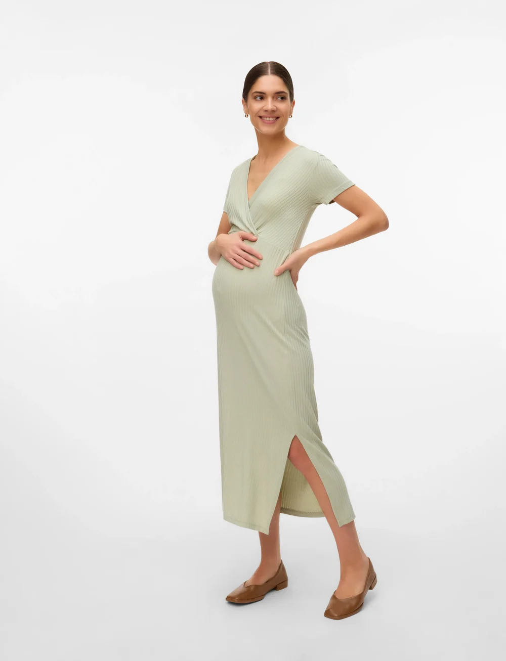 Mamalicious - MLTRINITY TESS SS JRS MIDI DRESS 2F NOOS - midikleider - desert sage - 5