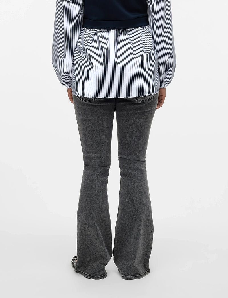 Mamalicious - MLOSAKA FLARED JEANS - schlaghose - black - 3