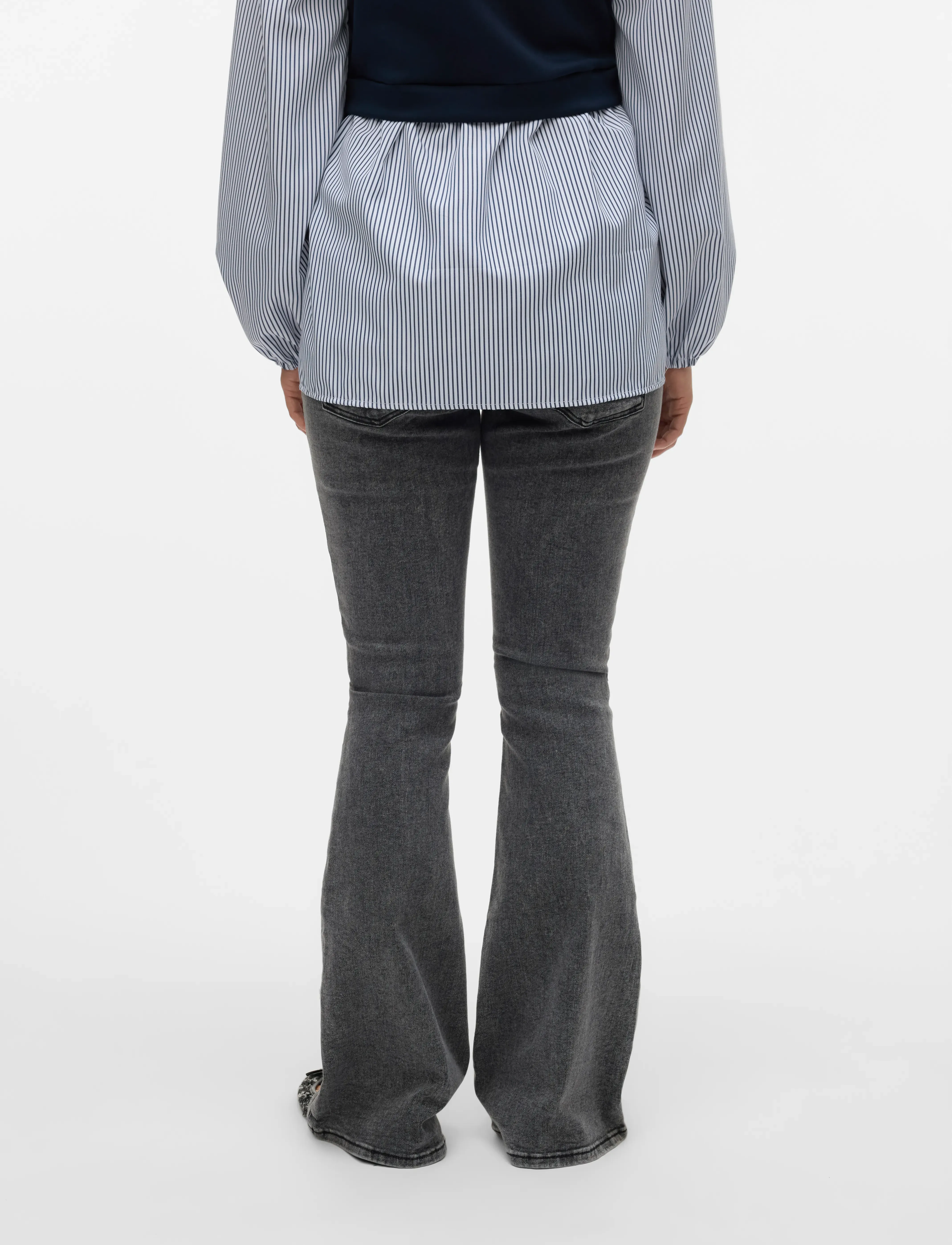 Mamalicious - MLOSAKA  FLARED JEANS - hosen - black - 3