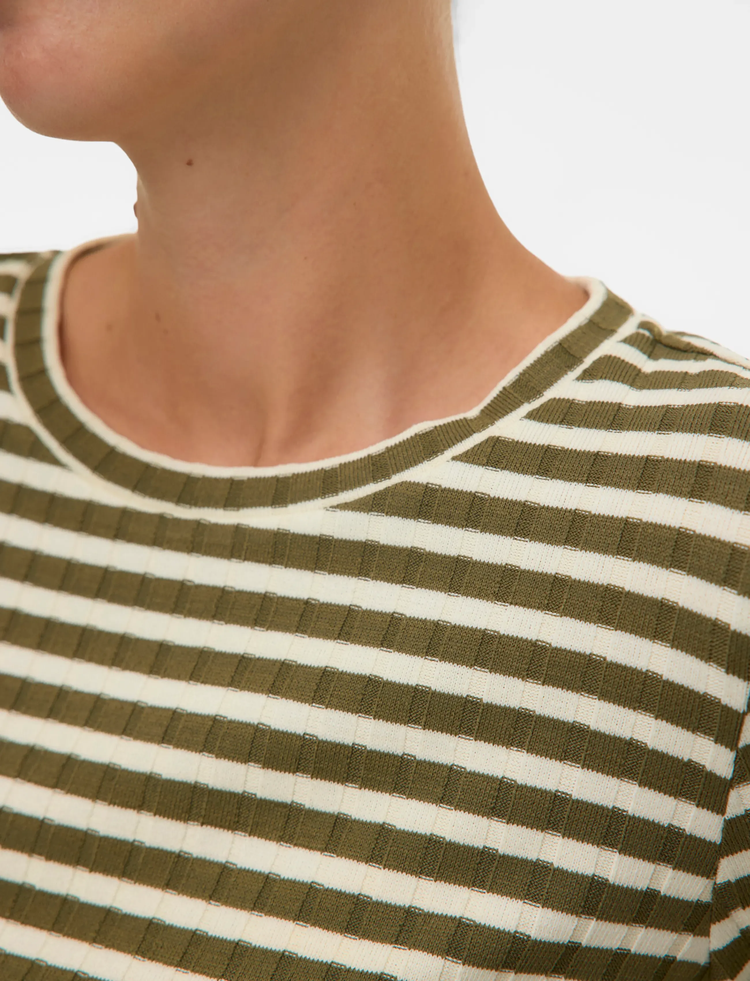 Mamalicious - MLELOISE LS JRS CROP TOP - tops - snow white - 4