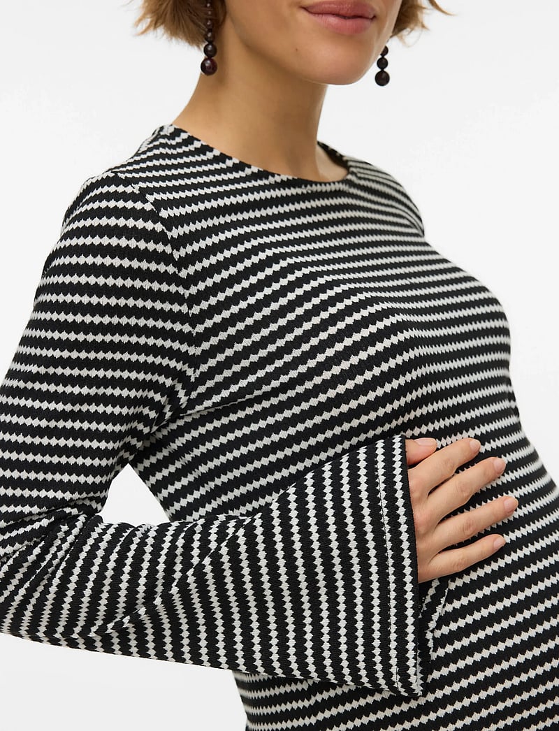Mamalicious - MLGABBY LS SHORT JRS DRESS - kootud kleidid - black - 4