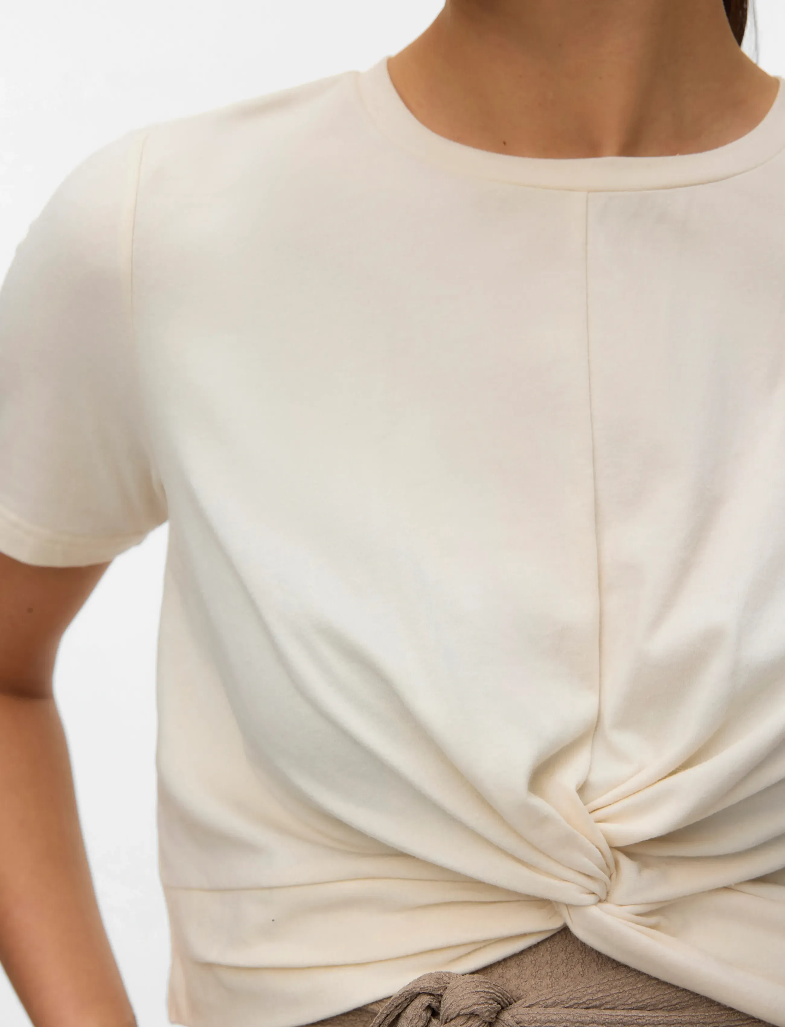 Mamalicious - MLMAI SS JRS CROP TOP - Överdelar - birch - 4