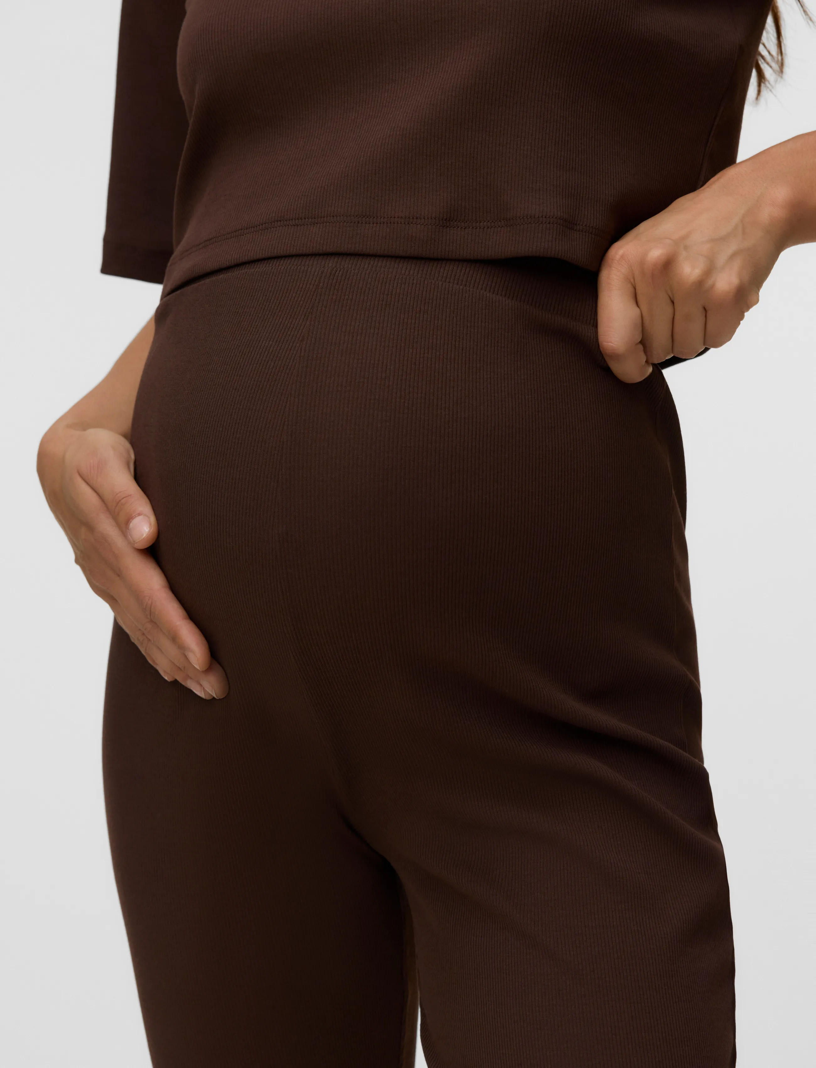 Mamalicious - MLLANE FLARED JRS PANTS HW - nederdelar - hot fudge - 4