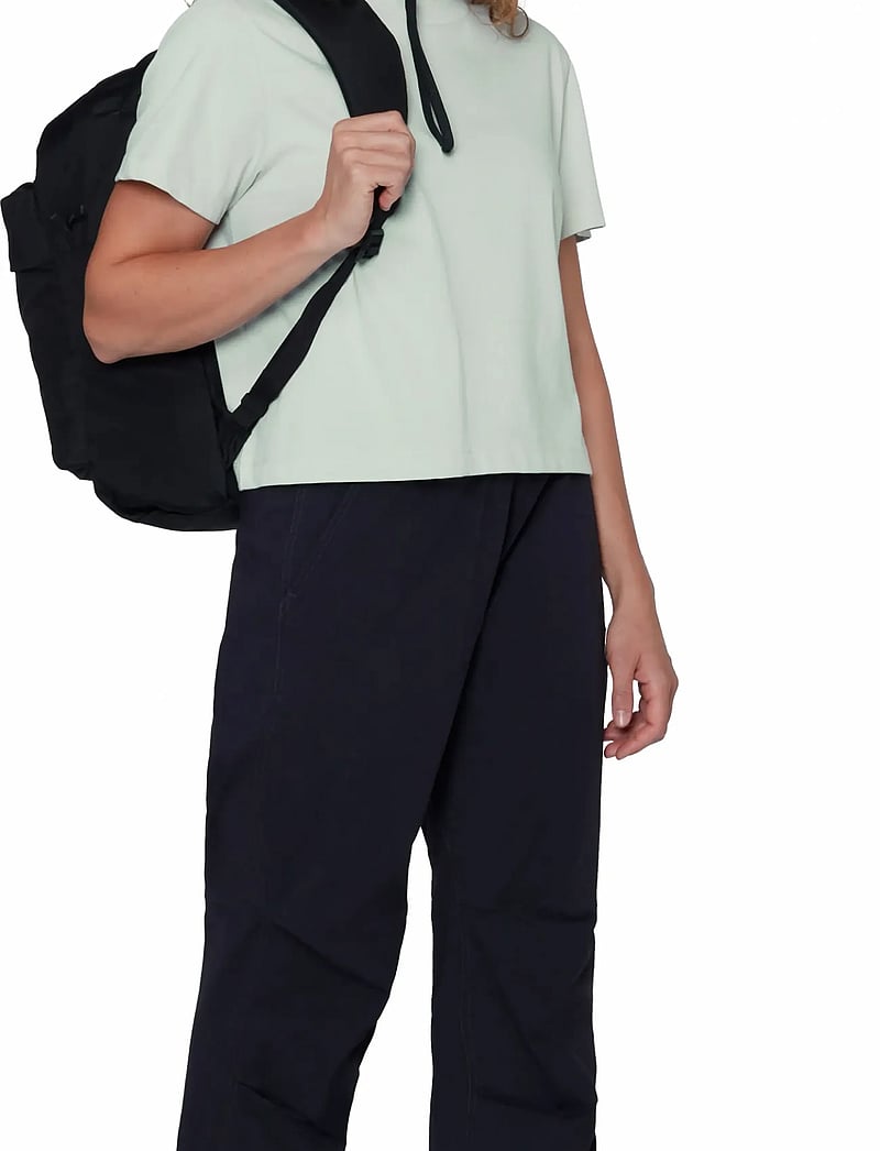 Mammut - Mammut Base Cropped T-Shirt Women Mini Logo - crop-tops - silver sage - 4