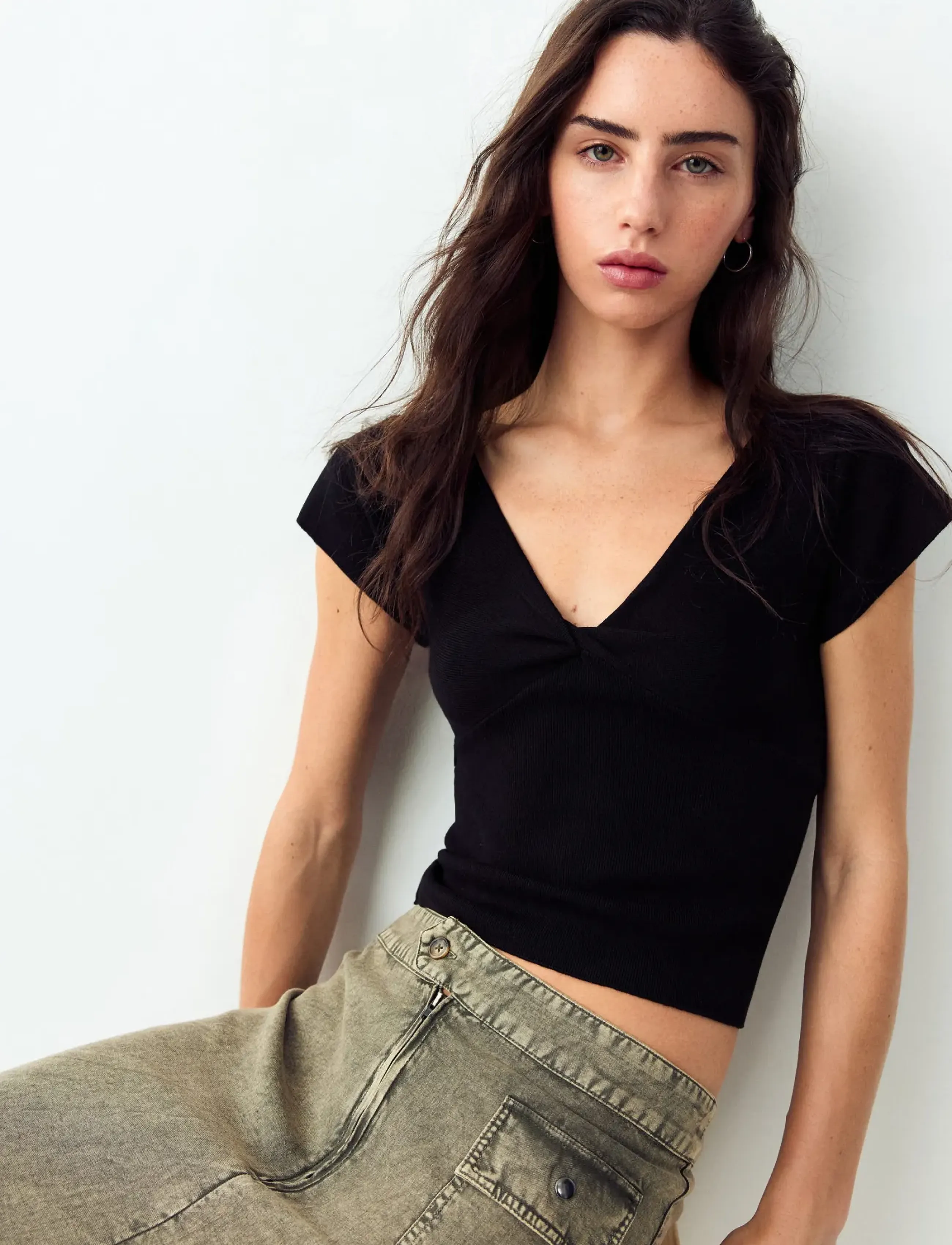 Mango Teen V-neck knit top - Toppe og t-shirts - BLACK / black