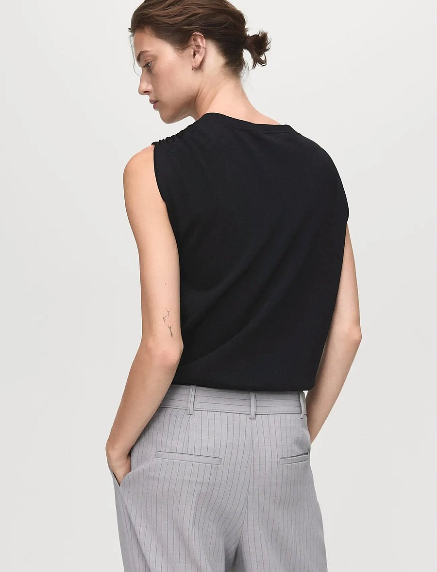 Mango - Short-sleeved sweater with metallic detail - Ärmlösa blusar - black - 3