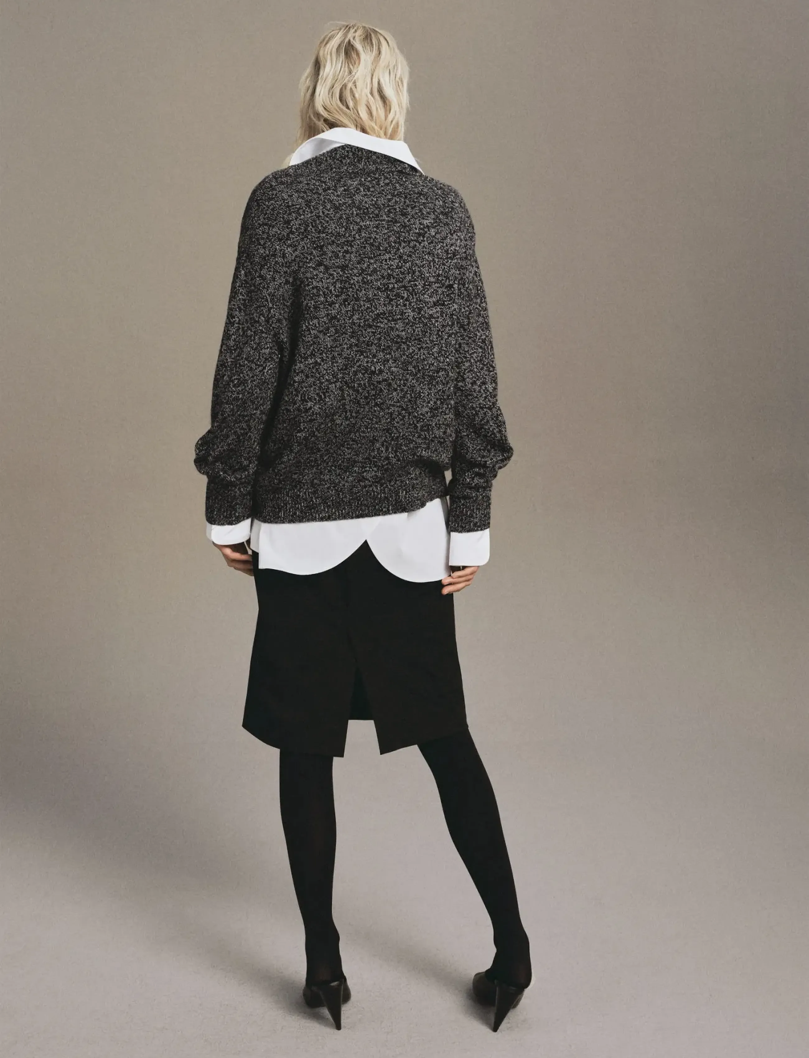 Mango - Speckled V-neck sweater - trøjer - black - 2