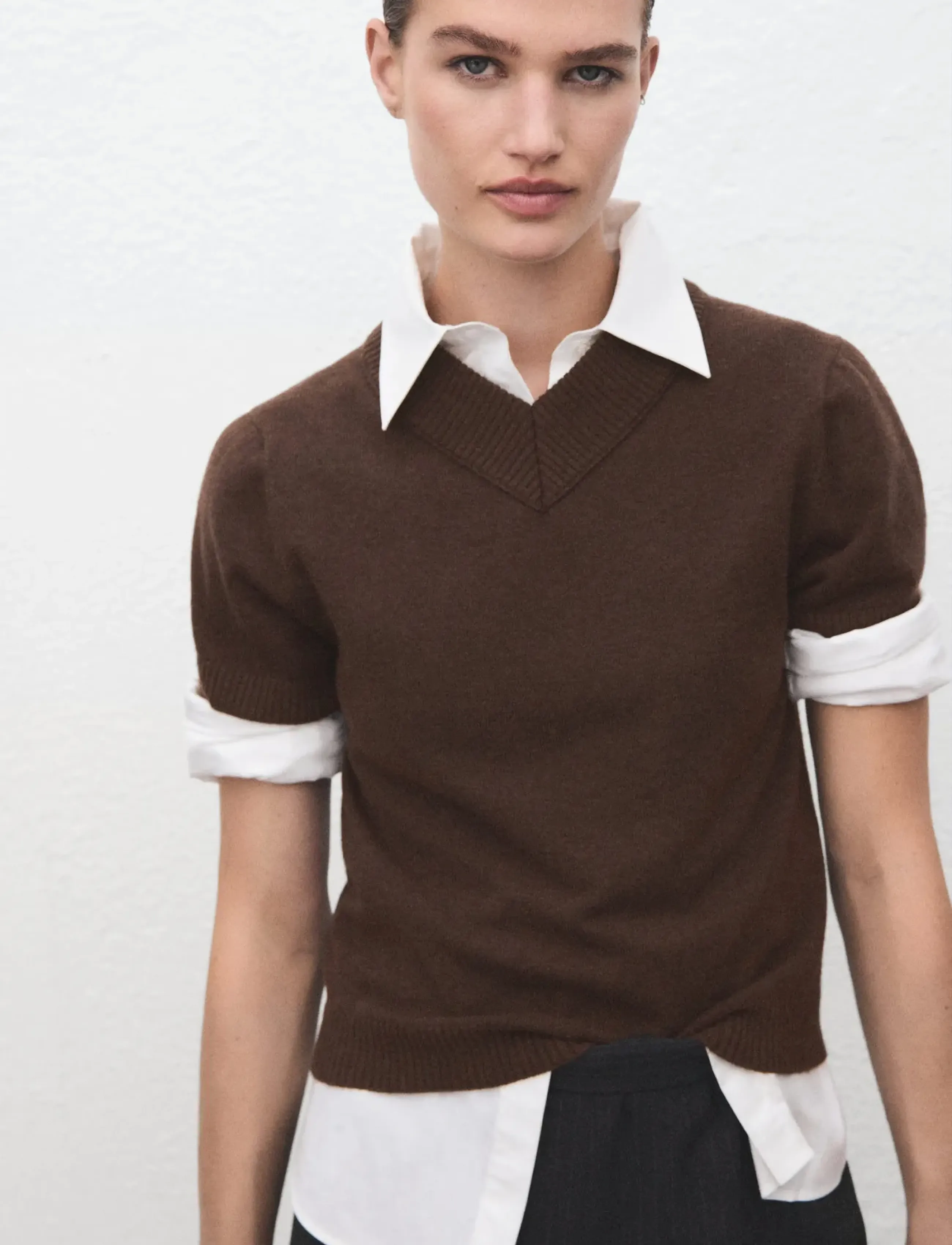 Mango V-neck knit sweater - T-shirts & Toppe - DARK BROWN / brown