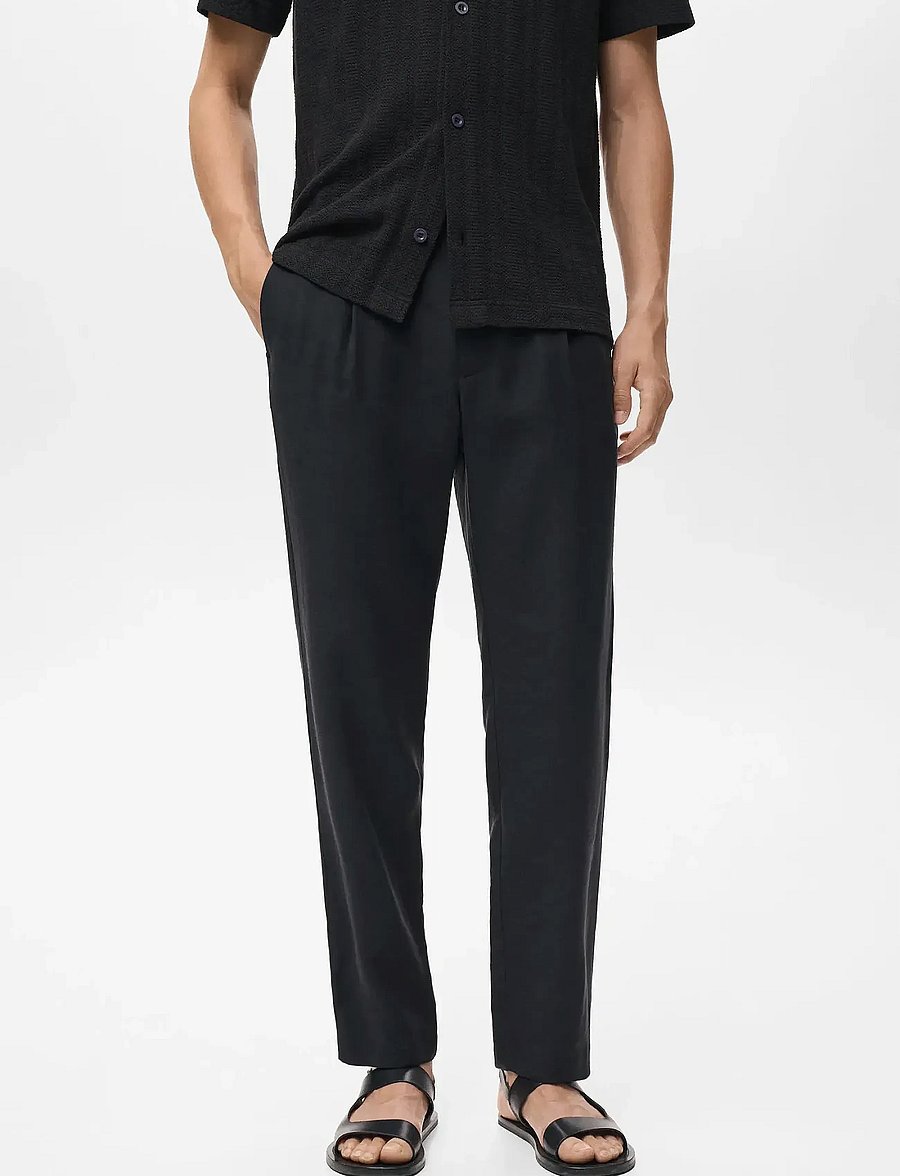 Mango - Straight-fit pleated trousers - casual byxor - black - 0