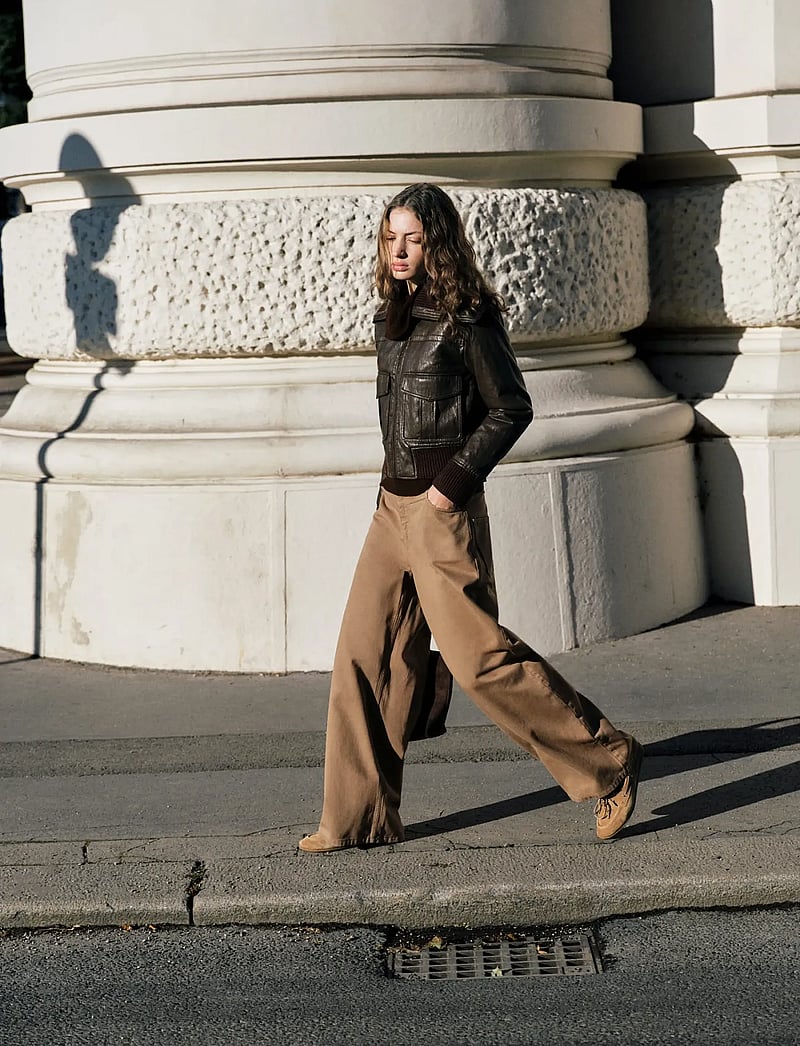 Mango - Wide leg mid-rise loose-fit jeans - vida jeans - dark brown - 0