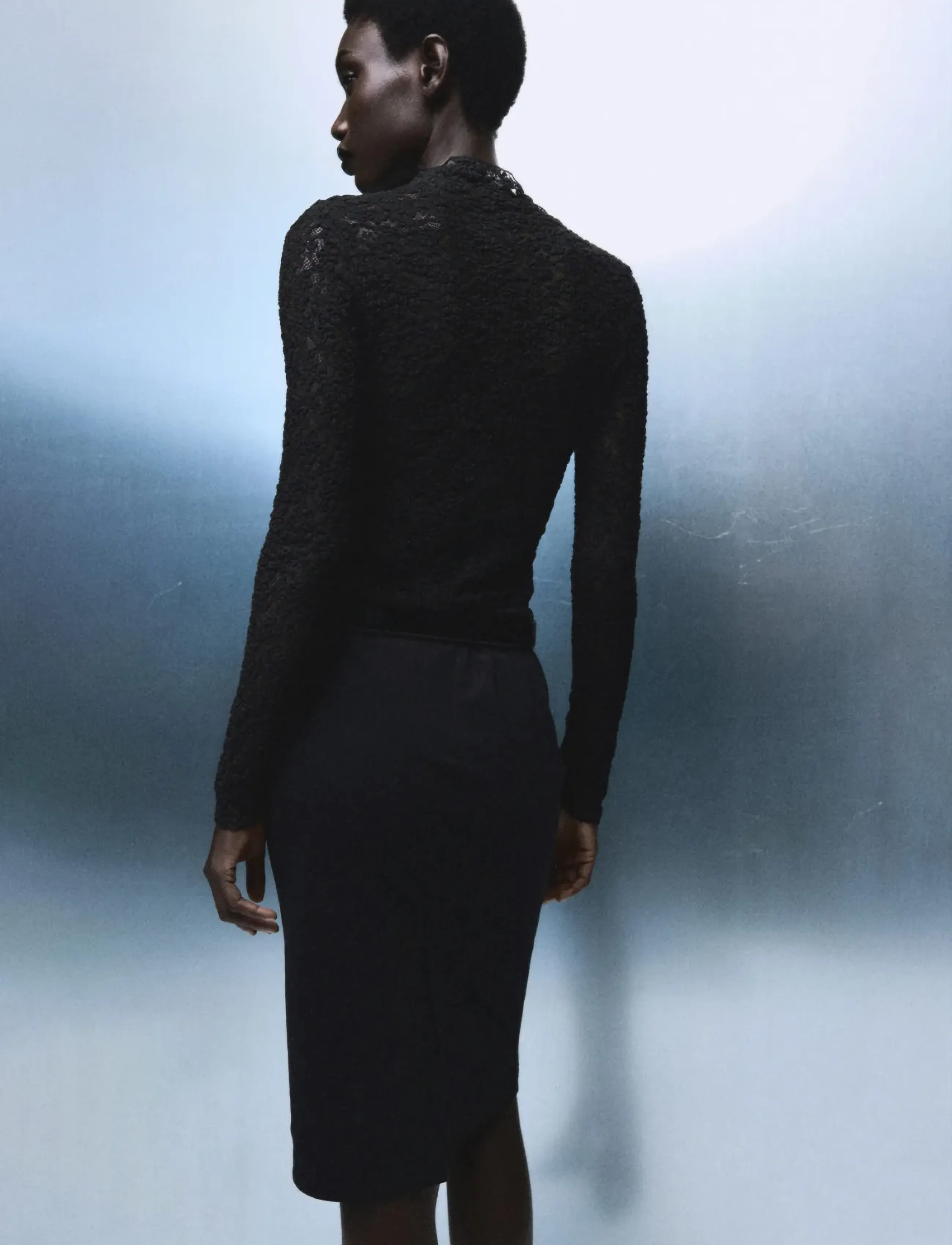 Mango - Lace top with perkins collar - långärmade blusar - black - 2