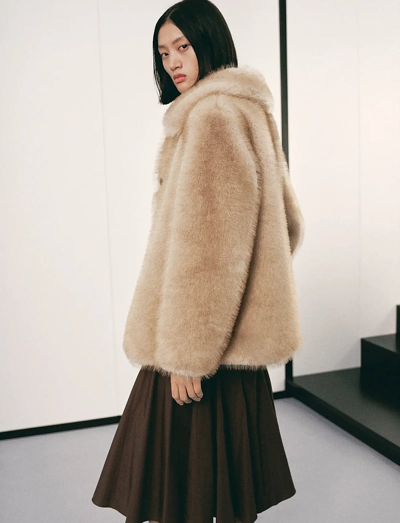 Mango - Faux fur effect coat with buttons - faux fur jakker - light beige - 3