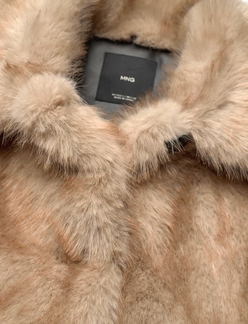 Mango - Faux fur effect coat with buttons - faux fur jakker - light beige - 4