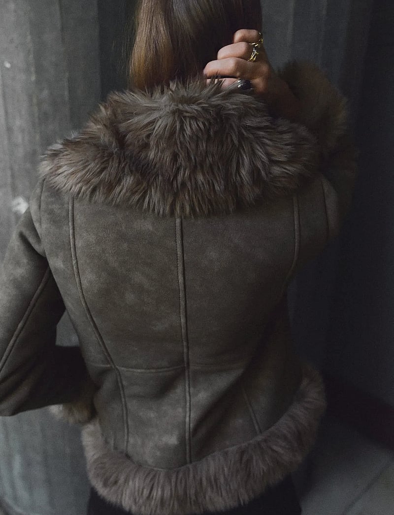Mango - Suede-effect faux-fur jacket - vårjackor - grey - 2