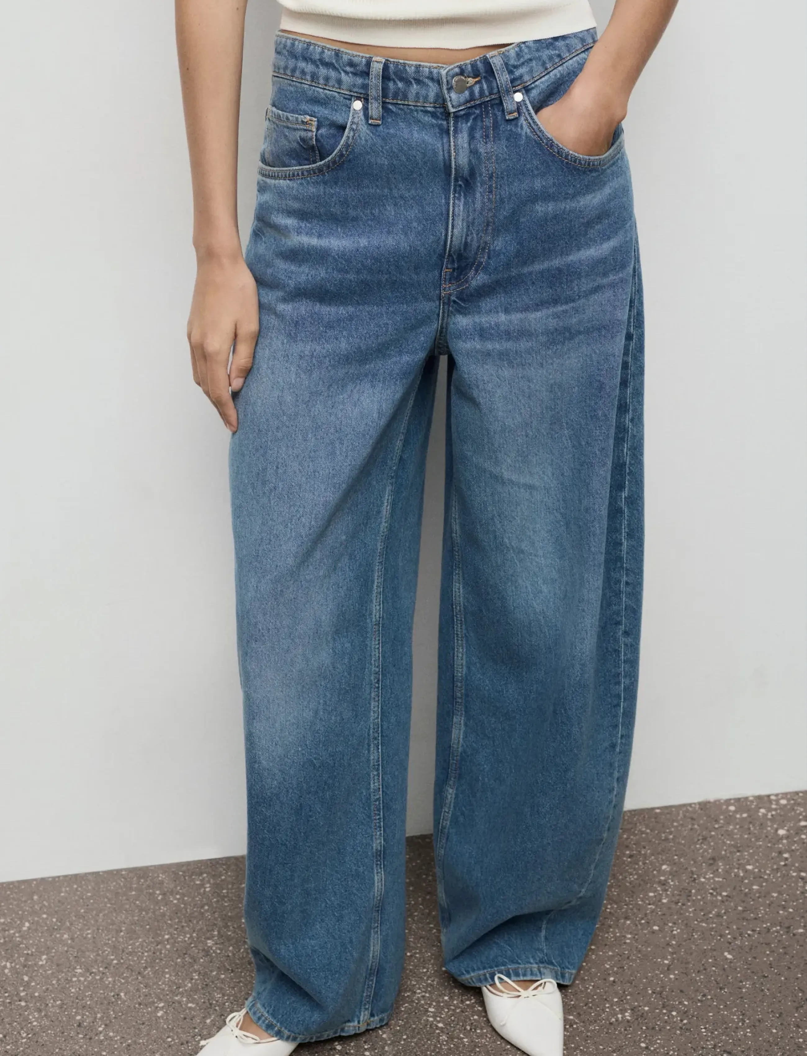 Mango - Mid-rise balloon jeans - barrel jeans - open blue - 0
