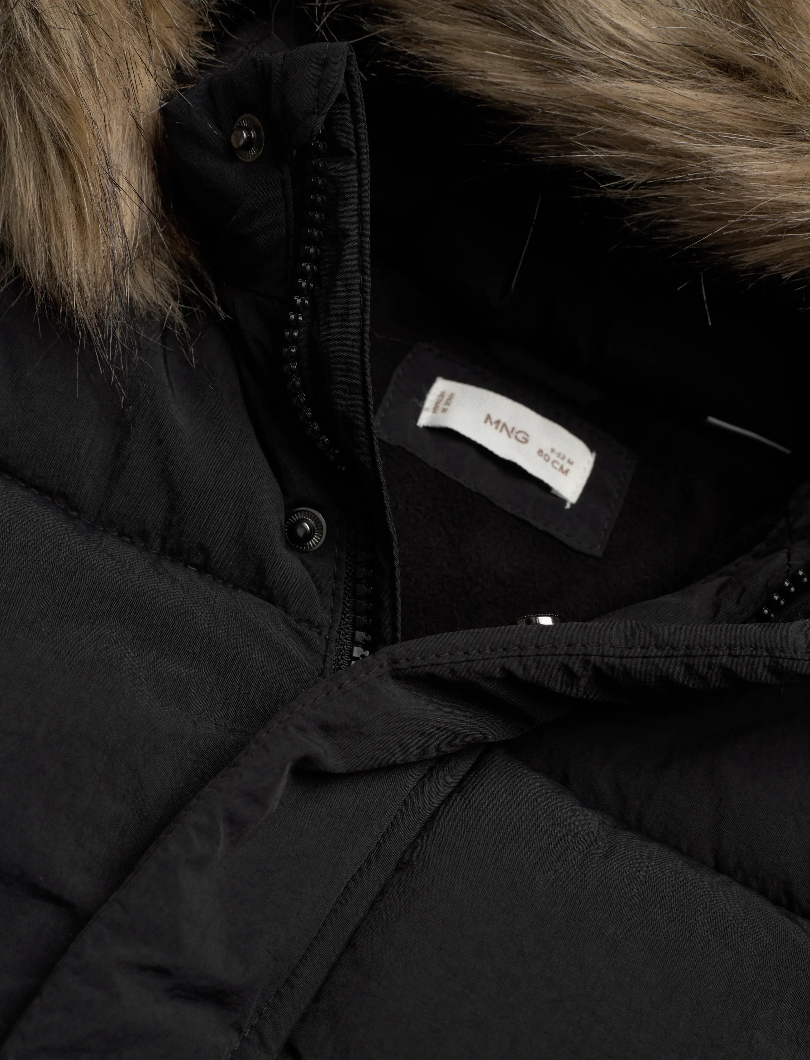 Mango - Puffer coat with fur-effect hood - ytterkläder - black - 2