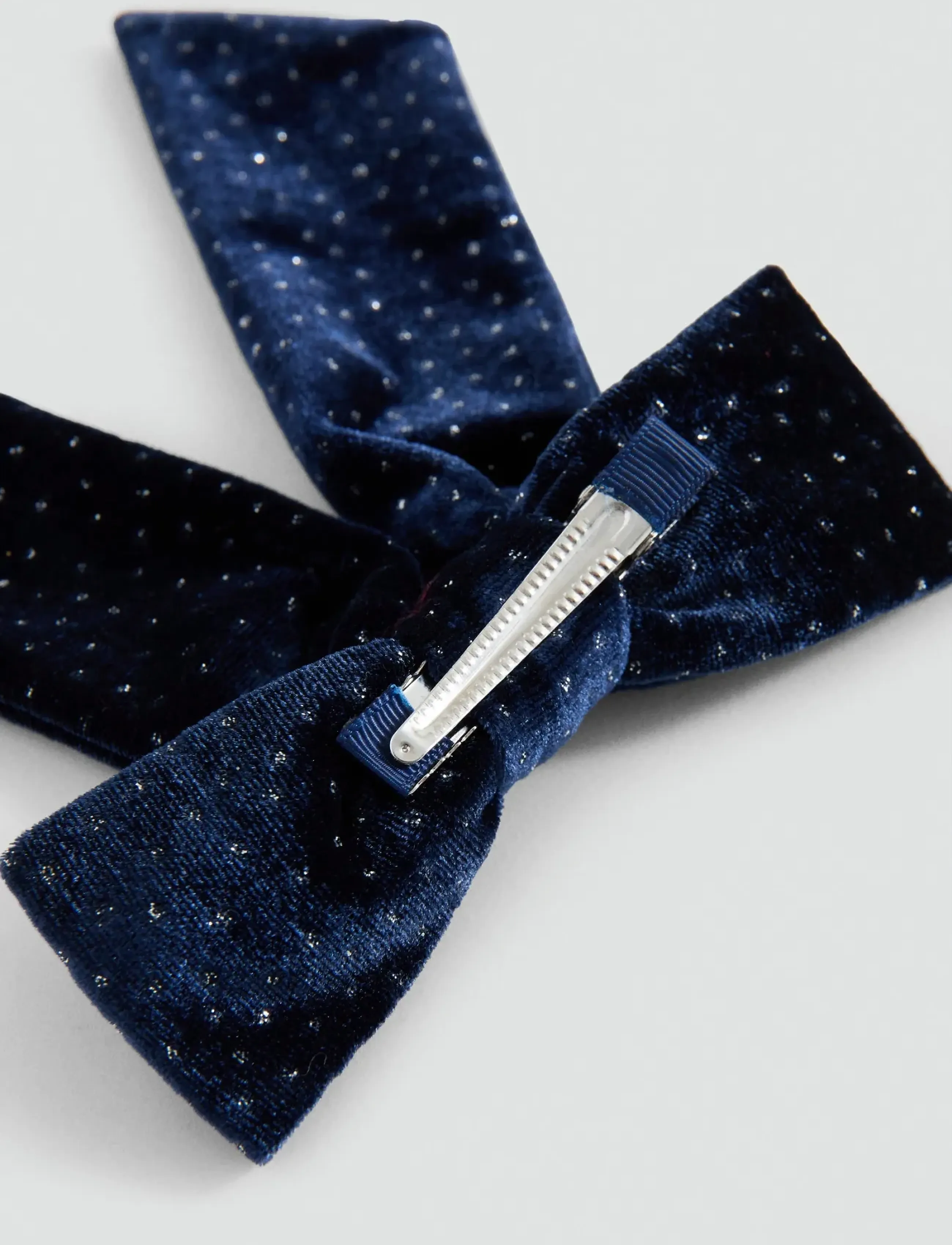Mango Velvet Bow Hairclip, One Size, Navy, Hair Accessories > Hair Clip, Dame