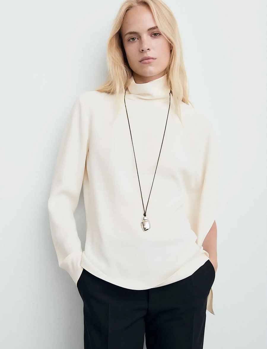 Mango - High-neck blouse with asymmetrical sleeves - langærmede bluser - natural white - 0