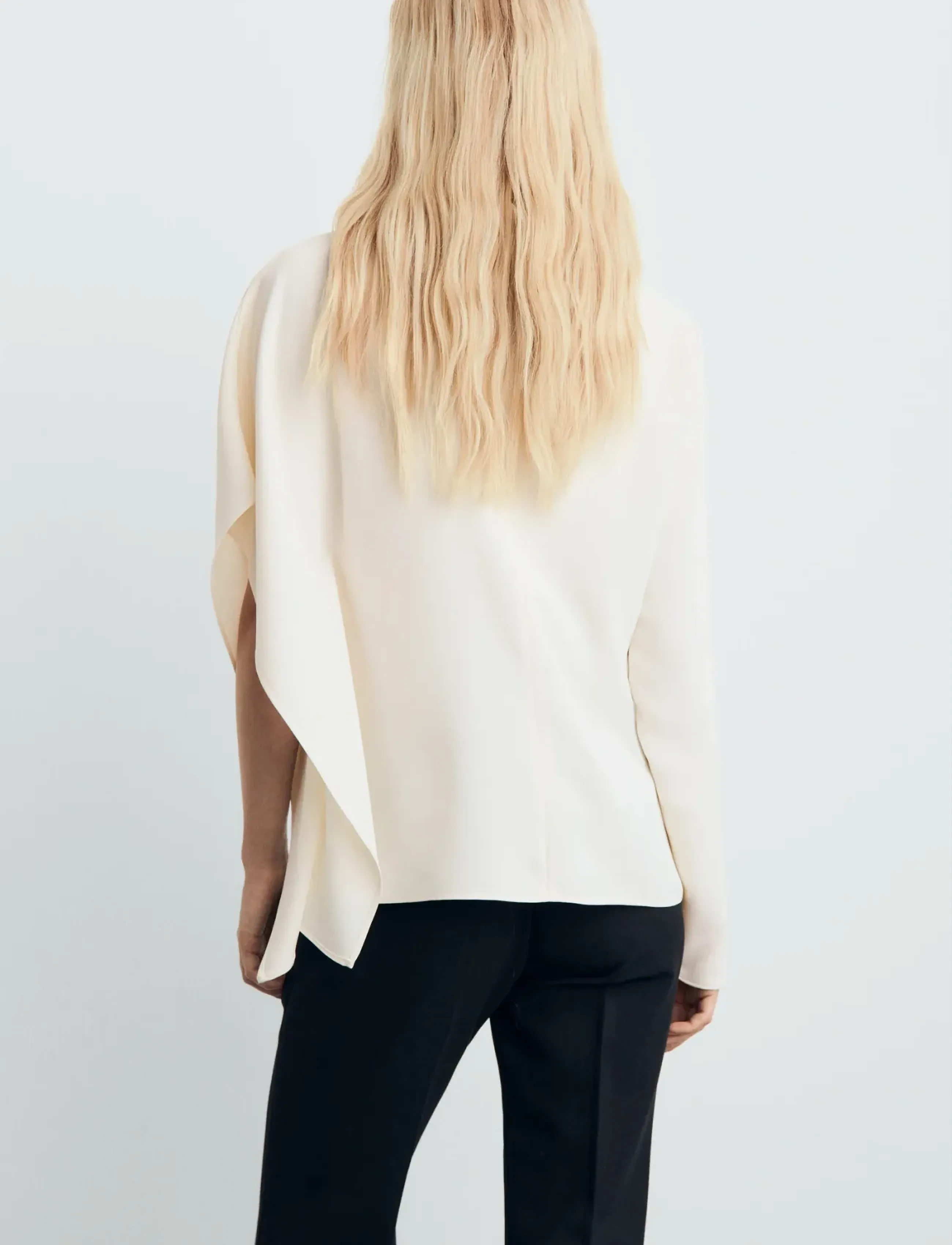 Mango - High-neck blouse with asymmetrical sleeves - långärmade blusar - natural white - 4