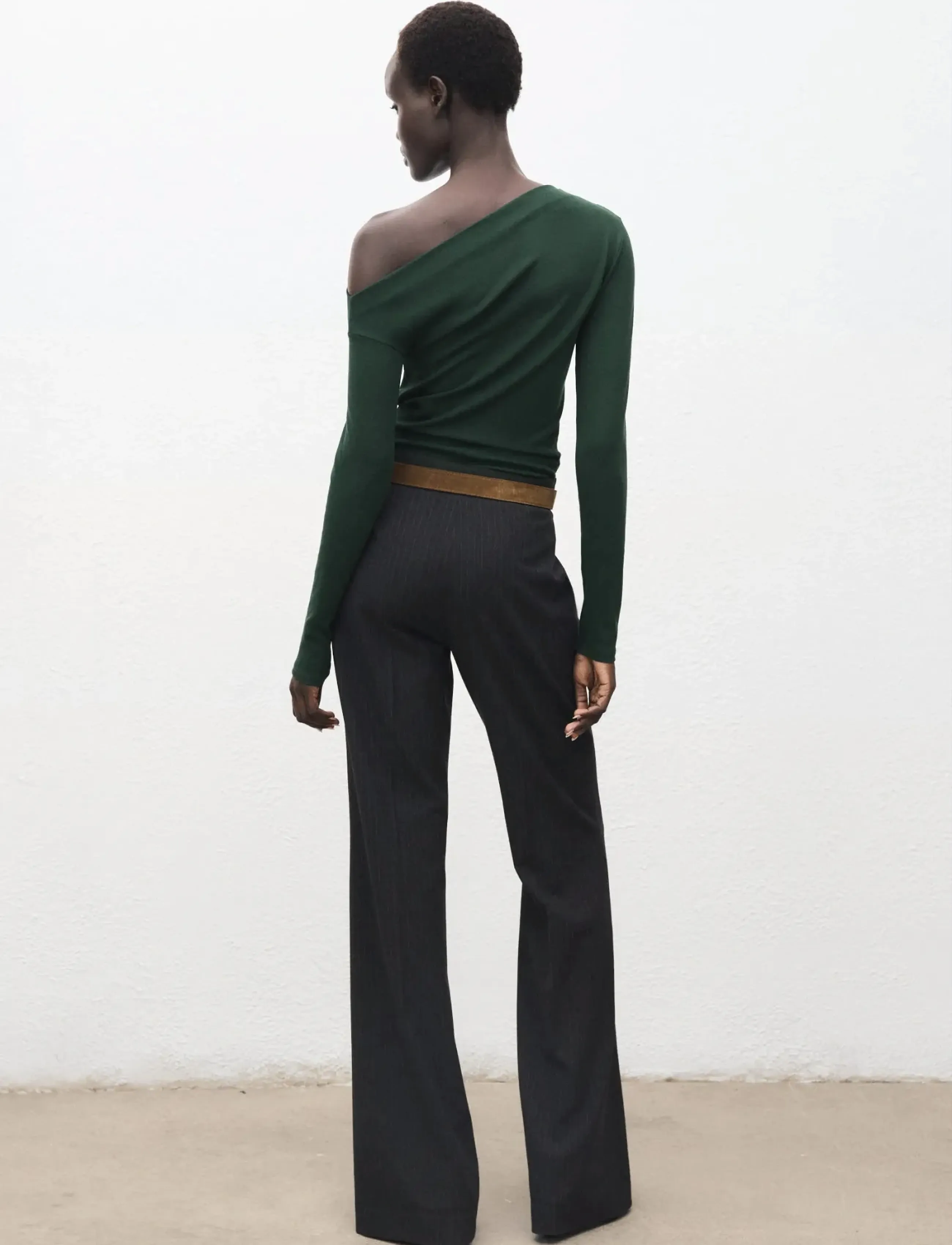 Mango - Long-sleeved t-shirt with asymmetrical neckline - dark green - 3