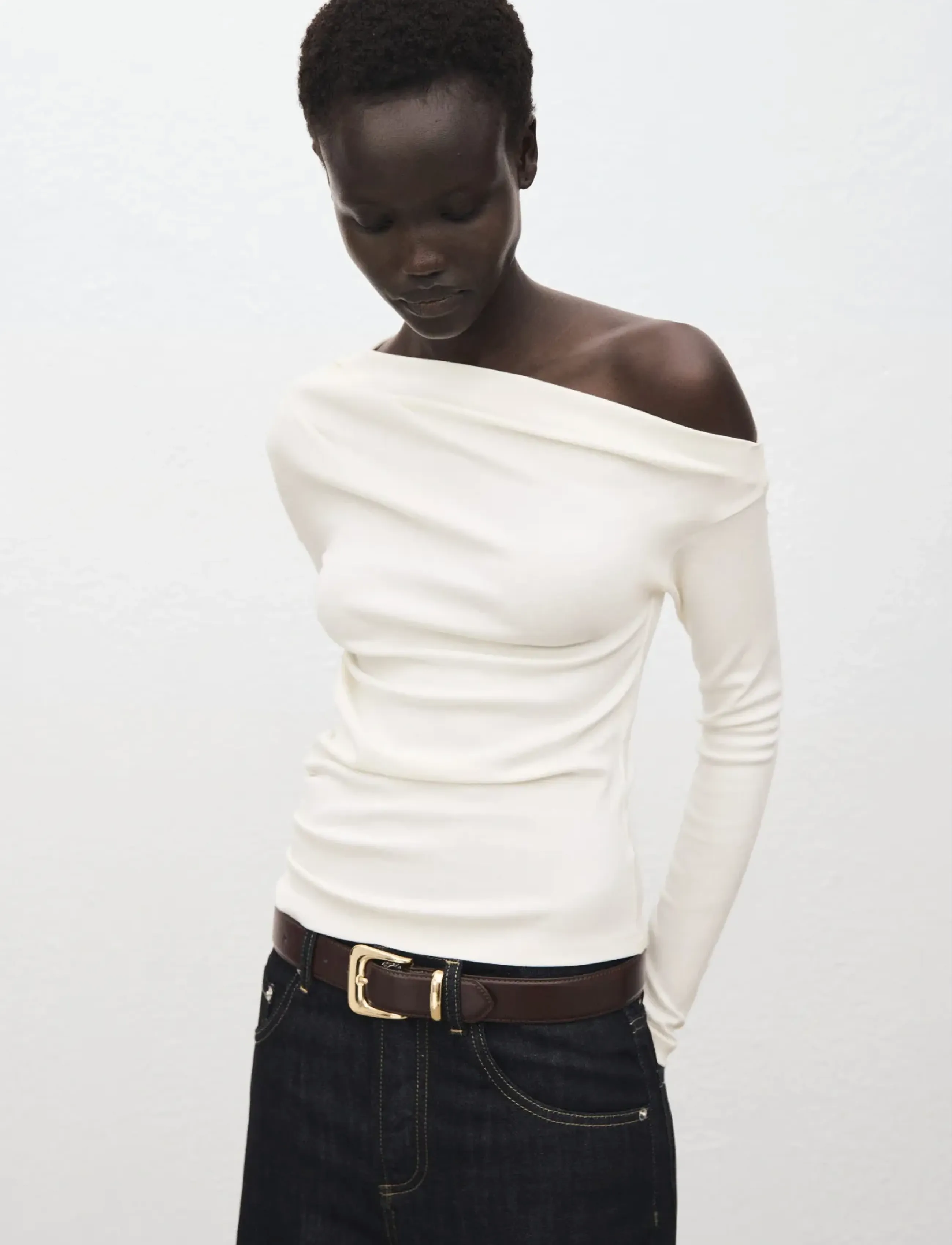 Mango Long-sleeved t-shirt with asymmetrical neckline - Långärmade toppar - NATURAL WHITE / white