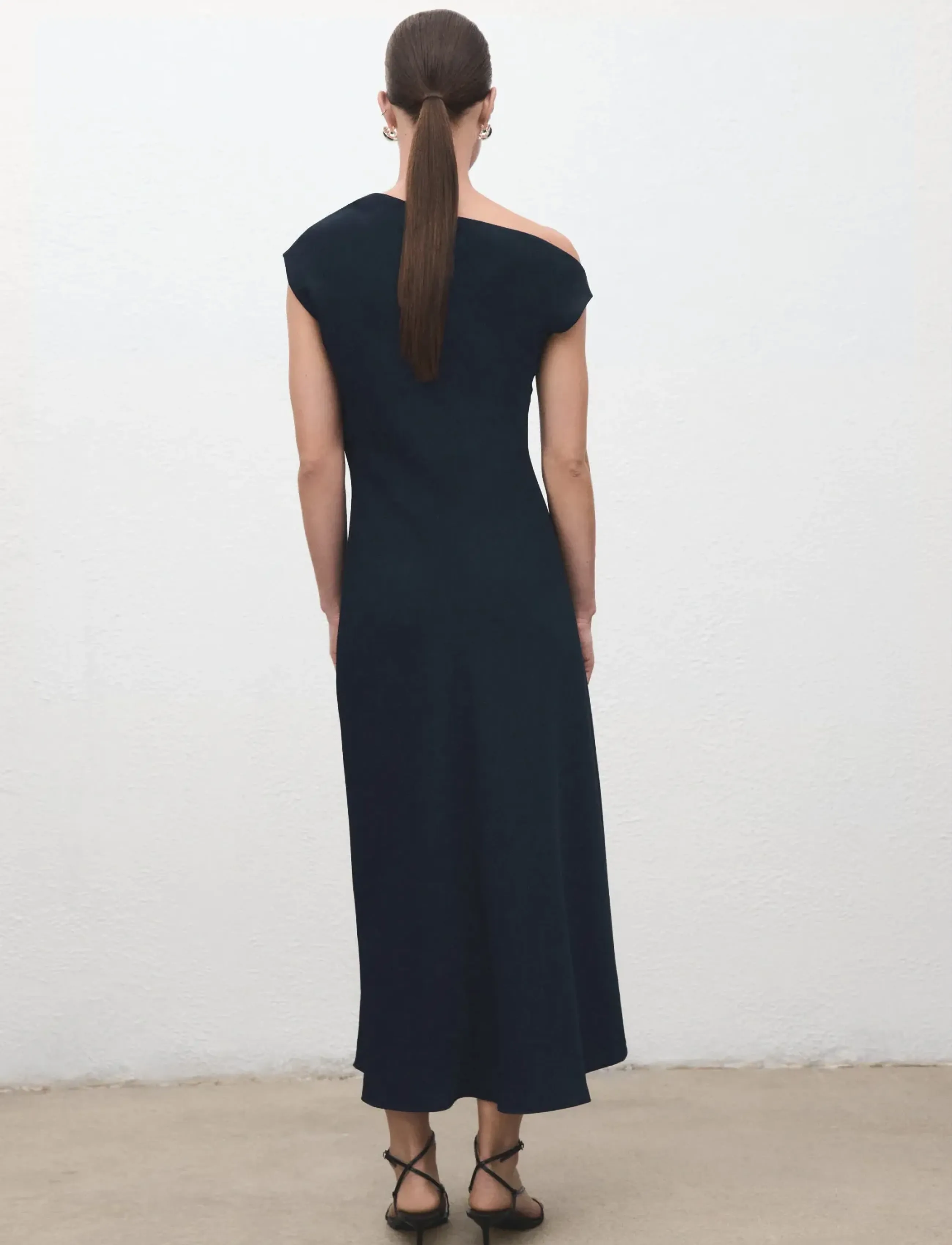 Mango - A-line dress with asymmetrical neckline - festkjoler - navy - 3